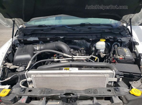 3C6RR7KT9LG130413 2020 RAM 1500 White Widok wnętrza z tyłu