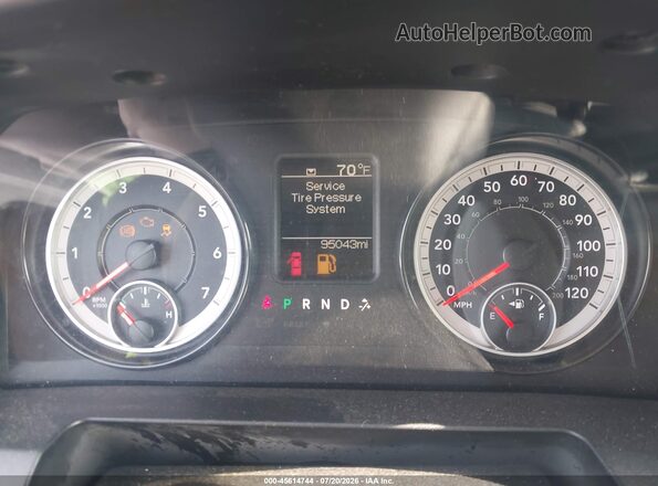 3C6RR7KTXHG646285 2017 RAM 1500 Black Vista de los asientos traseros