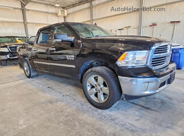 3C6RR7LG6JG228281 2018 RAM 1500 Черный Передняя правая четверть