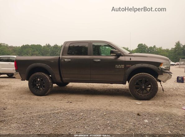 3C6RR7LT0HG549322 2017 RAM 1500 Gray Vista interior trasera