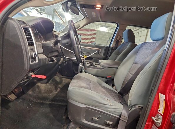 3C6RR7LT2GG318470 2016 RAM 1500 Red Front interior view