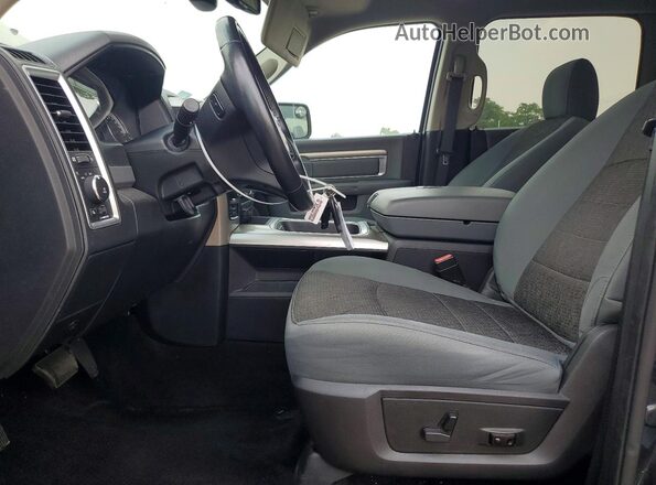 3C6RR7LT2HG506570 2017 RAM 1500 Угольный Вид салона спереди