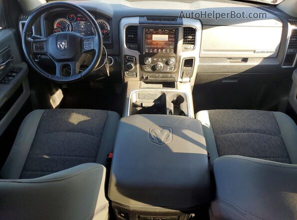 3C6RR7LT2HG796339 2017 RAM 1500 Maroon Vista del salpicadero