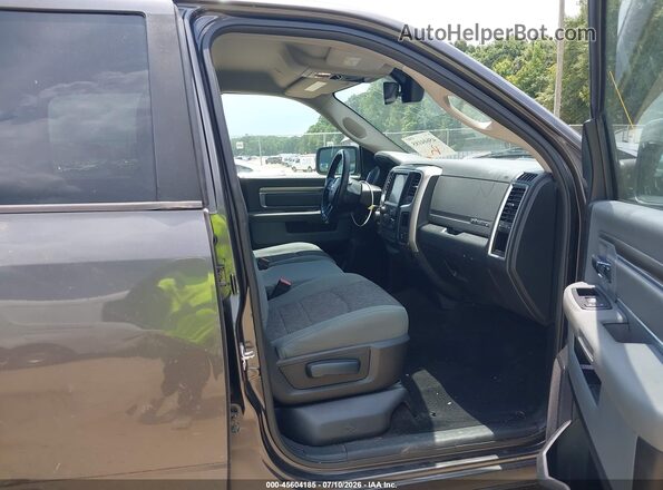 3C6RR7LT5HG506336 2017 RAM 1500 Gray Widok wnętrza z przodu