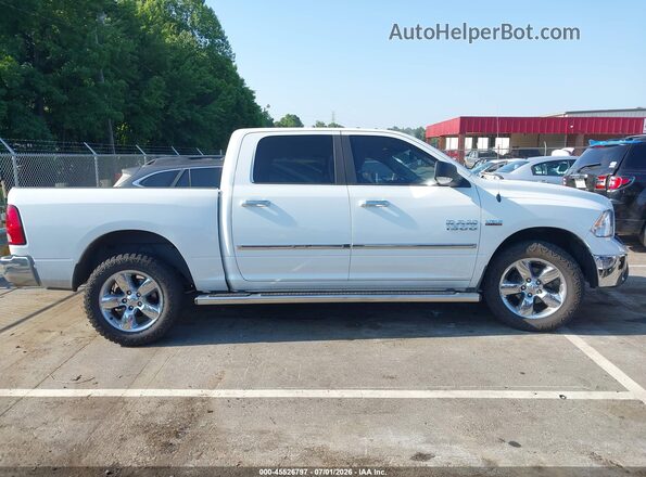 3C6RR7LT5HG574989 2017 RAM 1500 Белый Вид задней части салона