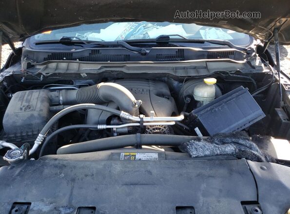 3C6RR7LT5JG171813 2018 RAM 1500 Серый Вид задней части салона