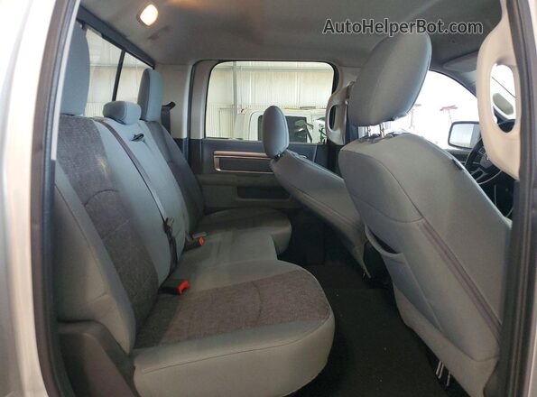 3C6RR7LT6HG565346 2017 RAM 1500 Silver Widok tylnych siedzeń