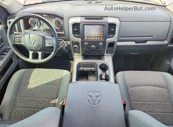 3C6RR7LT8HG593293 2017 RAM 1500 Silver Dashboard view