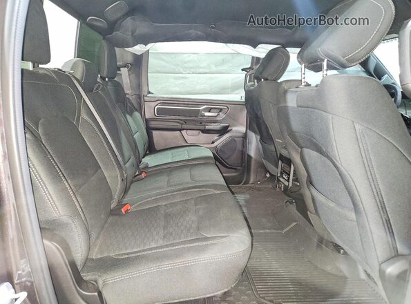 3C6SRFFP6T4151553 2026 RAM 1500 Gray Widok tylnych siedzeń