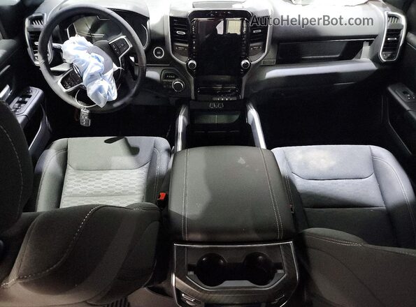 3C6SRFFP6T4151553 2026 RAM 1500 Gray Widok deski rozdzielczej