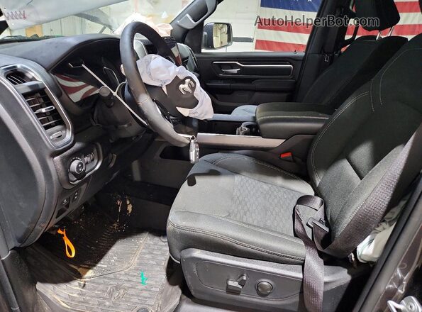 3C6SRFFP6T4151553 2026 RAM 1500 Gray Widok wnętrza z przodu