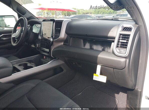 3C6SRFFP9T4159680 2026 RAM 1500 White Vista interior delantera