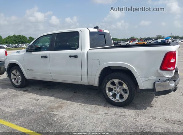 3C6SRFFP9T4159680 2026 RAM 1500 White Vista interior de 360 grados