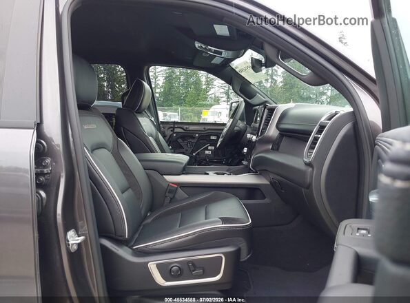 3C6SRFJP1T4181101 2026 RAM 1500 Gray Вид салону спереду