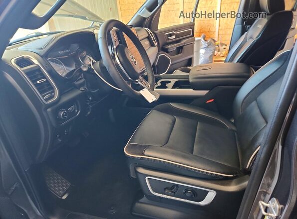 3C6SRFJP8T4169947 2026 RAM 1500 Угольный Вид салона спереди