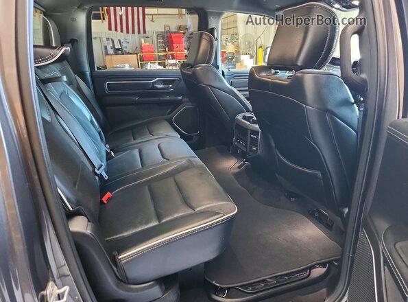 3C6SRFJP8T4169947 2026 RAM 1500 Угольный Вид задних сидений