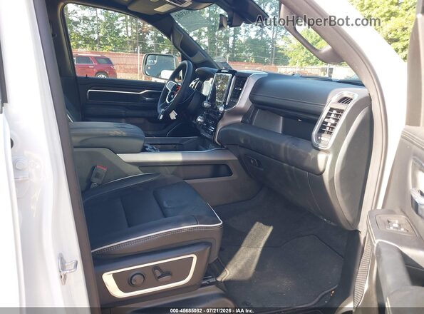 3C6SRFJP8T4203353 2026 RAM 1500 White Widok wnętrza z przodu