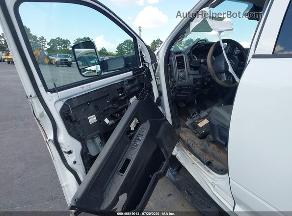 3C6TR4HT5HG703679 2017 RAM 2500 White Widok z przodu