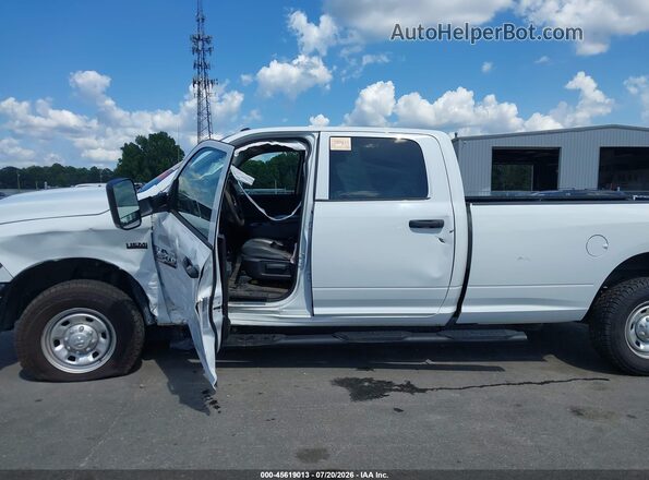 3C6TR4HT5HG703679 2017 RAM 2500 White Widok wnętrza 360 stopni