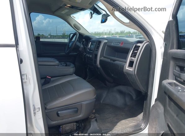 3C6TR4HT5JG356019 2018 RAM 2500 White Vista interior delantera