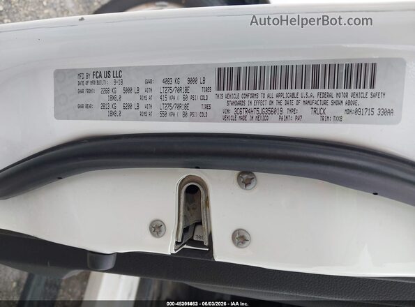 3C6TR4HT5JG356019 2018 RAM 2500 White Vista del compartimento del motor