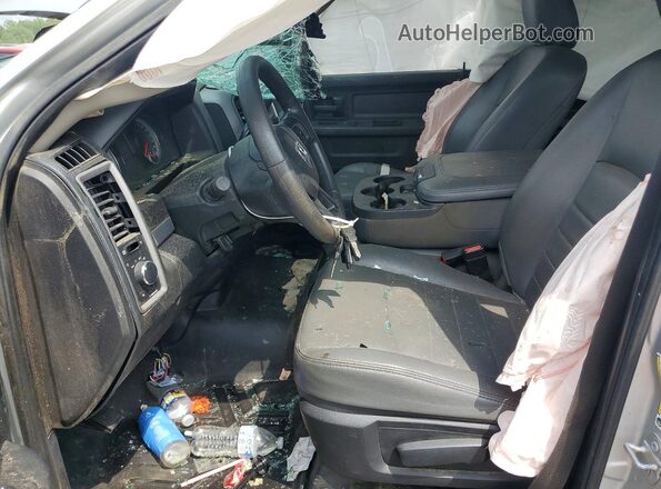 3C6TR4HT7JG245469 2018 RAM 2500 Silver Front interior view
