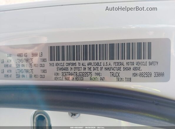 3C6TR4HT8JG322575 2018 RAM 2500 White Widok komory silnika