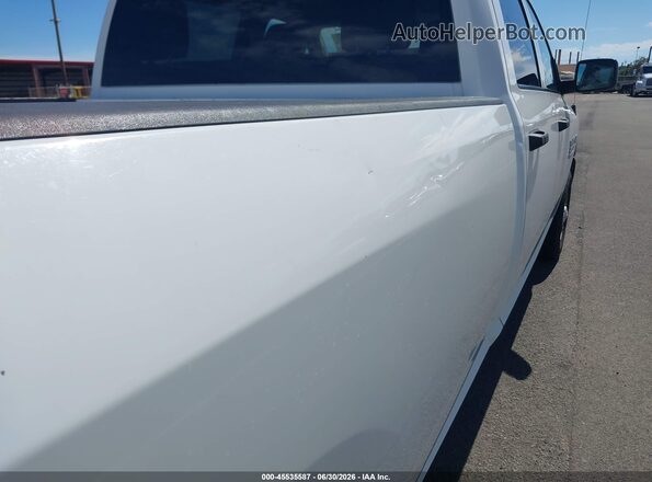 3C6TR4HT8JG322575 2018 RAM 2500 White Widok wnętrza z tyłu