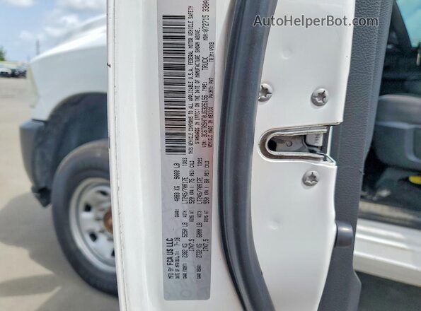 3C6TR5HT0JG326156 2018 RAM 2500 White Vista del compartimento del motor