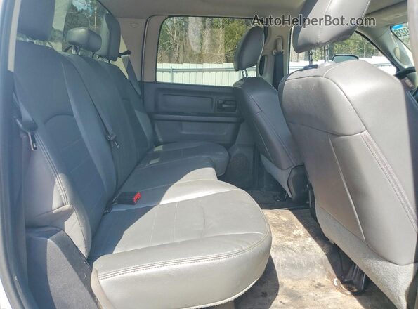 3C6TR5HT1JG409272 2018 RAM 2500 White Вид задніх сидінь