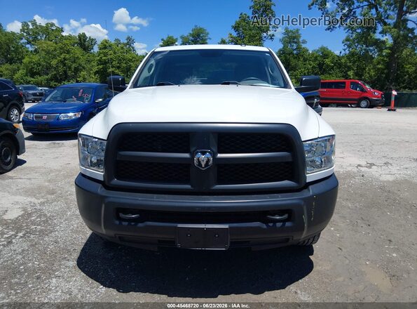 3C6TR5HT3JG295274 2018 RAM 2500 White უკანა სალონის ხედი