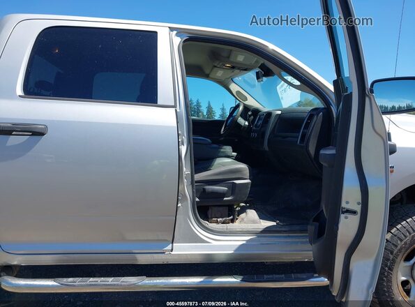 3C6TR5HT5GG372929 2016 RAM 2500 Gray წინა სალონის ხედი