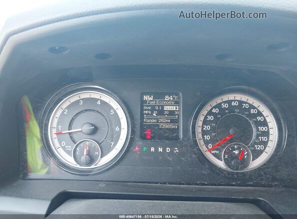 3C6TR5HT7JG363642 2018 RAM 2500 White Vista de los asientos traseros