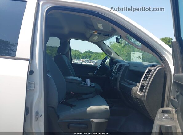3C6TR5HT7JG363642 2018 RAM 2500 White Vista interior delantera