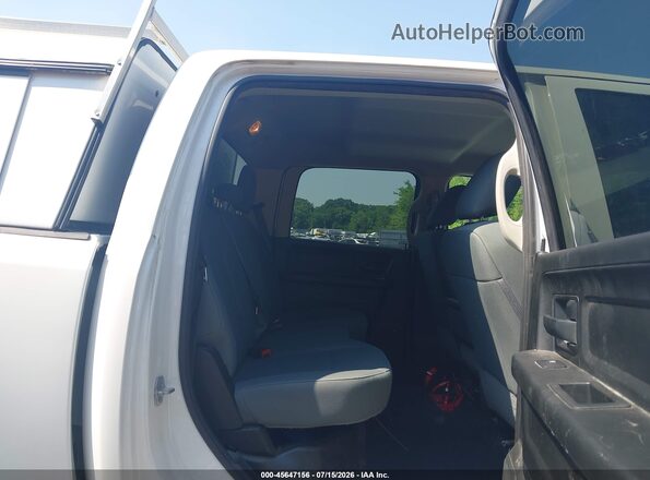 3C6TR5HT7JG363642 2018 RAM 2500 White Vista de la etiqueta del VIN