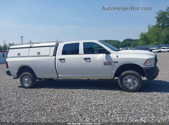 3C6TR5HT7JG363642 2018 RAM 2500 White Vista interior trasera