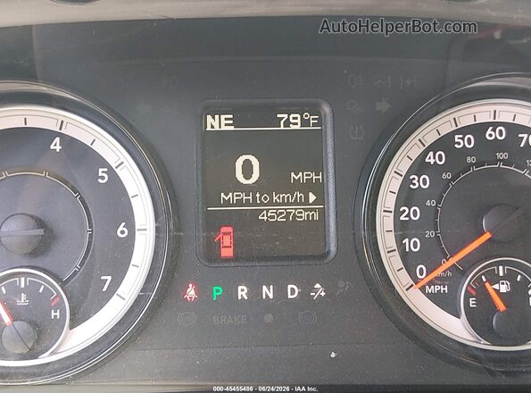 3C6TR5HT9JG295263 2018 RAM 2500 White Vista de los asientos traseros