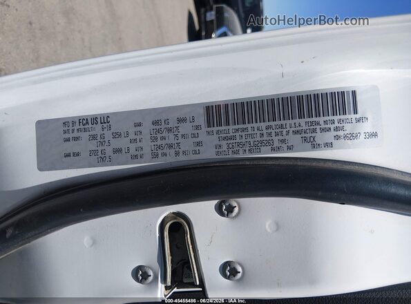 3C6TR5HT9JG295263 2018 RAM 2500 White Vista del compartimento del motor