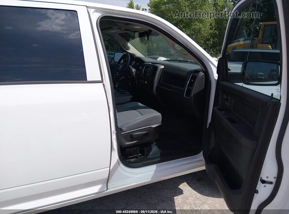 3C6TR5HT9JG300719 2018 RAM 2500 White წინა სალონის ხედი