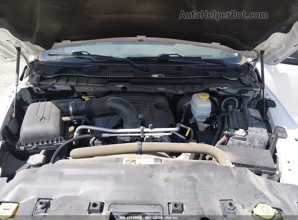 3C6TR5HT9JG300719 2018 RAM 2500 White უკანა ხედი
