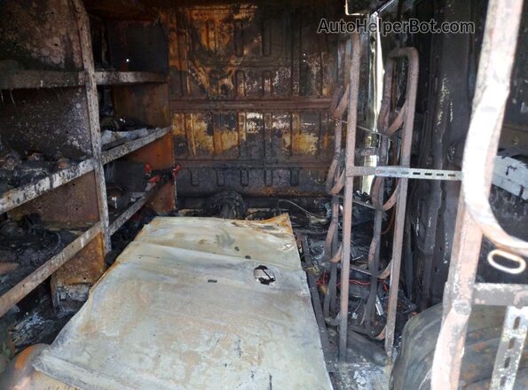 3C6TRVAG0HE536596 2017 RAM PROMASTER Burn Вид задньої частини салону