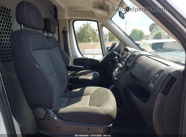 3C6TRVAG7HE500047 2017 RAM PROMASTER 1500 Белый Вид салона спереди