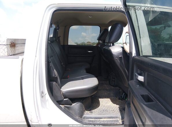 3C6UR4CJ4KG517875 2019 RAM 2500 White Вид наклейки з VIN-кодом