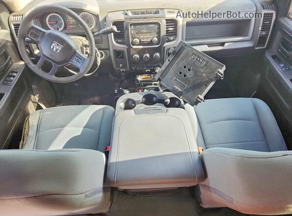 3C6UR5CJ2HG678370 2017 RAM 2500 White Dashboard view
