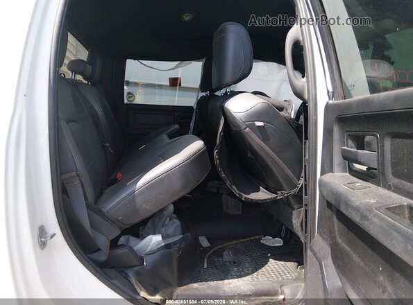3C6UR5CJ2NG120031 2022 RAM 2500 White Vista de la etiqueta del VIN
