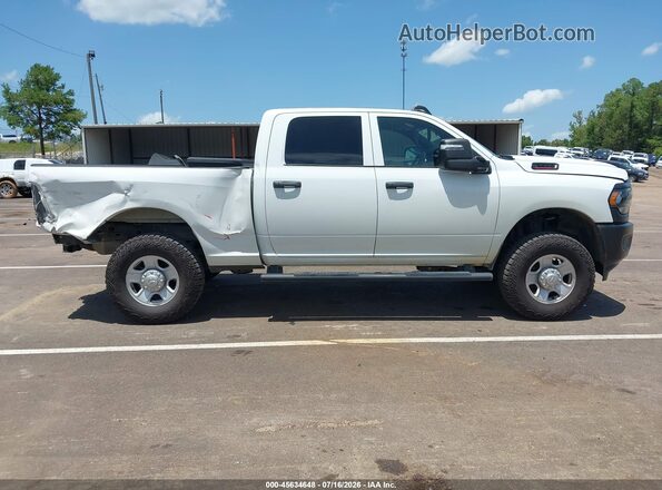 3C6UR5CJ5RG217102 2024 RAM 2500 White Widok wnętrza 360 stopni
