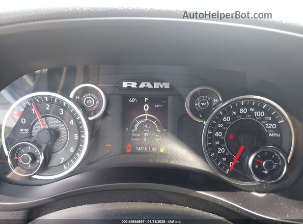 3C6UR5CJ5RG331715 2024 RAM 2500 Black Widok tylnych siedzeń
