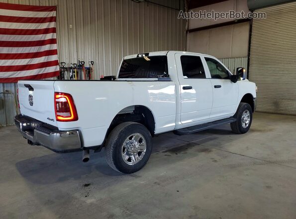 3C6UR5CJ9RG102826 2024 RAM 2500 White Задня права чверть