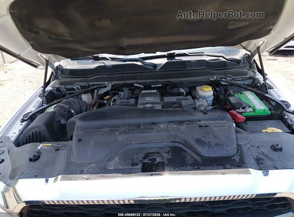 3C6UR5CL0LG145976 2020 RAM 2500 White Հետևի տեսք
