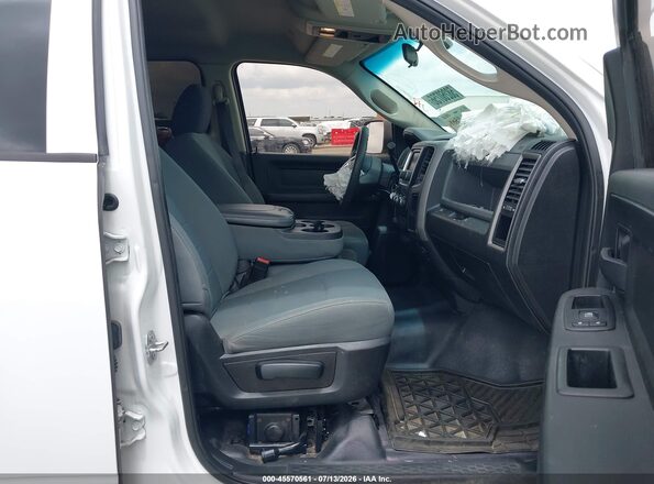 3C6UR5CL1JG390122 2018 RAM 2500 White Vista interior delantera